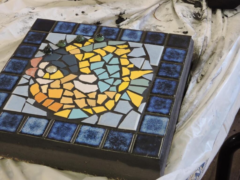 Mosaics Workshop with Tracey Lewis June 2023